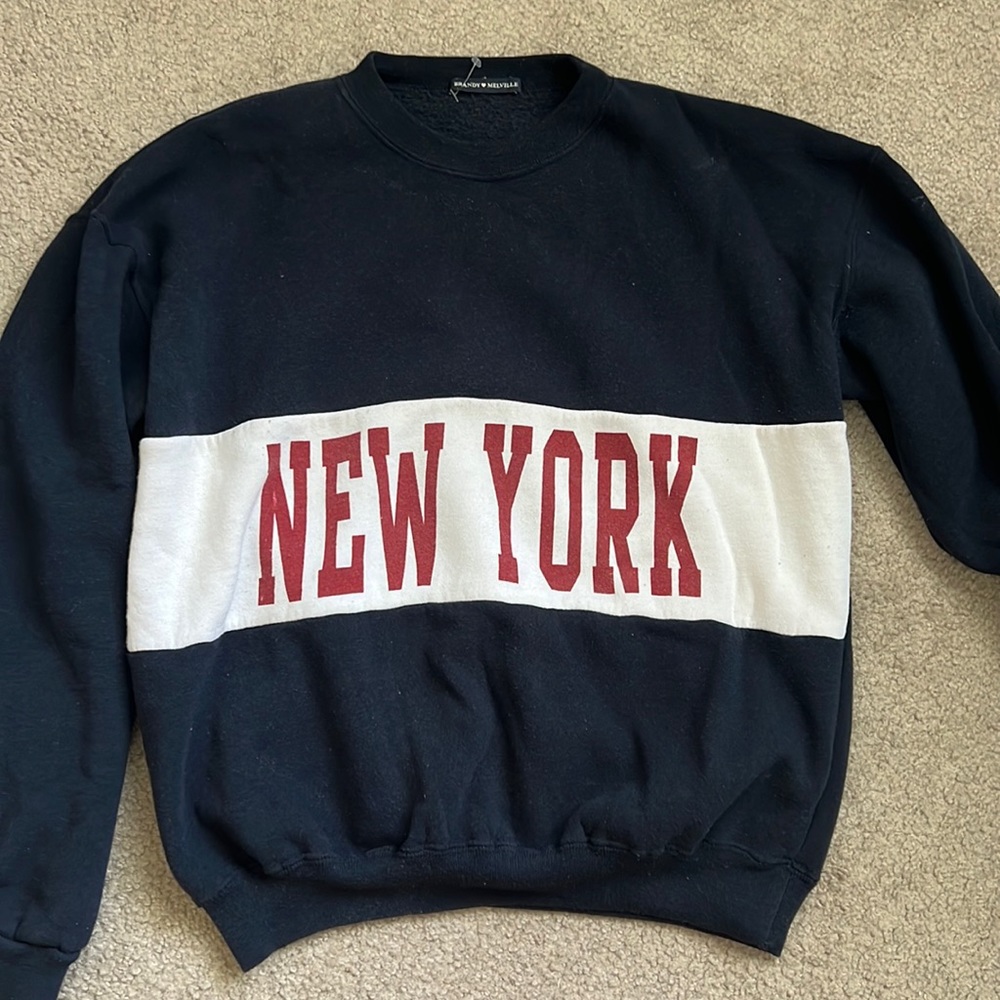 BRANDY MELVILLE CREWNECK